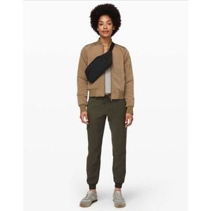 Lululemon On The Fly Jogger